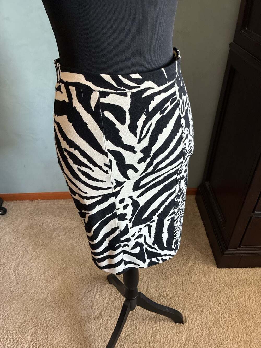 Blumarine Zebra & Floral Print Wool Blend Skirt w/ Dual Exposed Zippers Sz4 A579